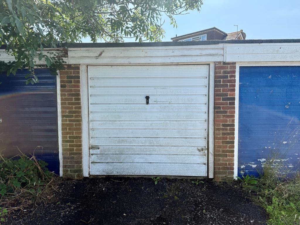 Lot: 43257 - FREEHOLD LOCK-UP GARAGE - Lock up garage with up and over door